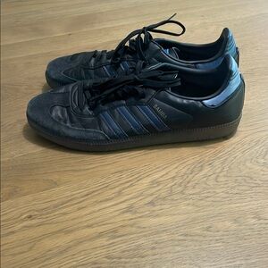Adidas Black/navy Sambas
